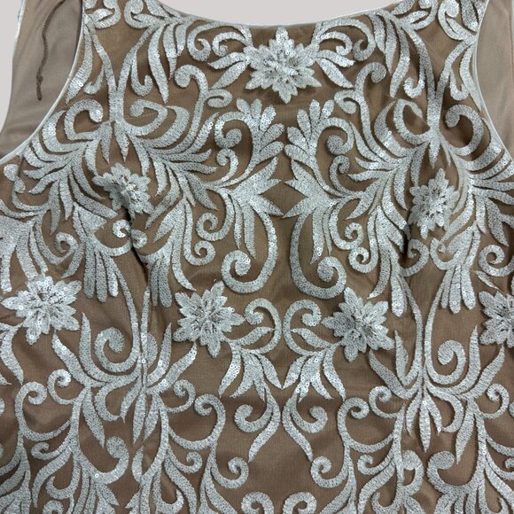 Elegant Beige and White Floral Dress - Picture 5 of 16